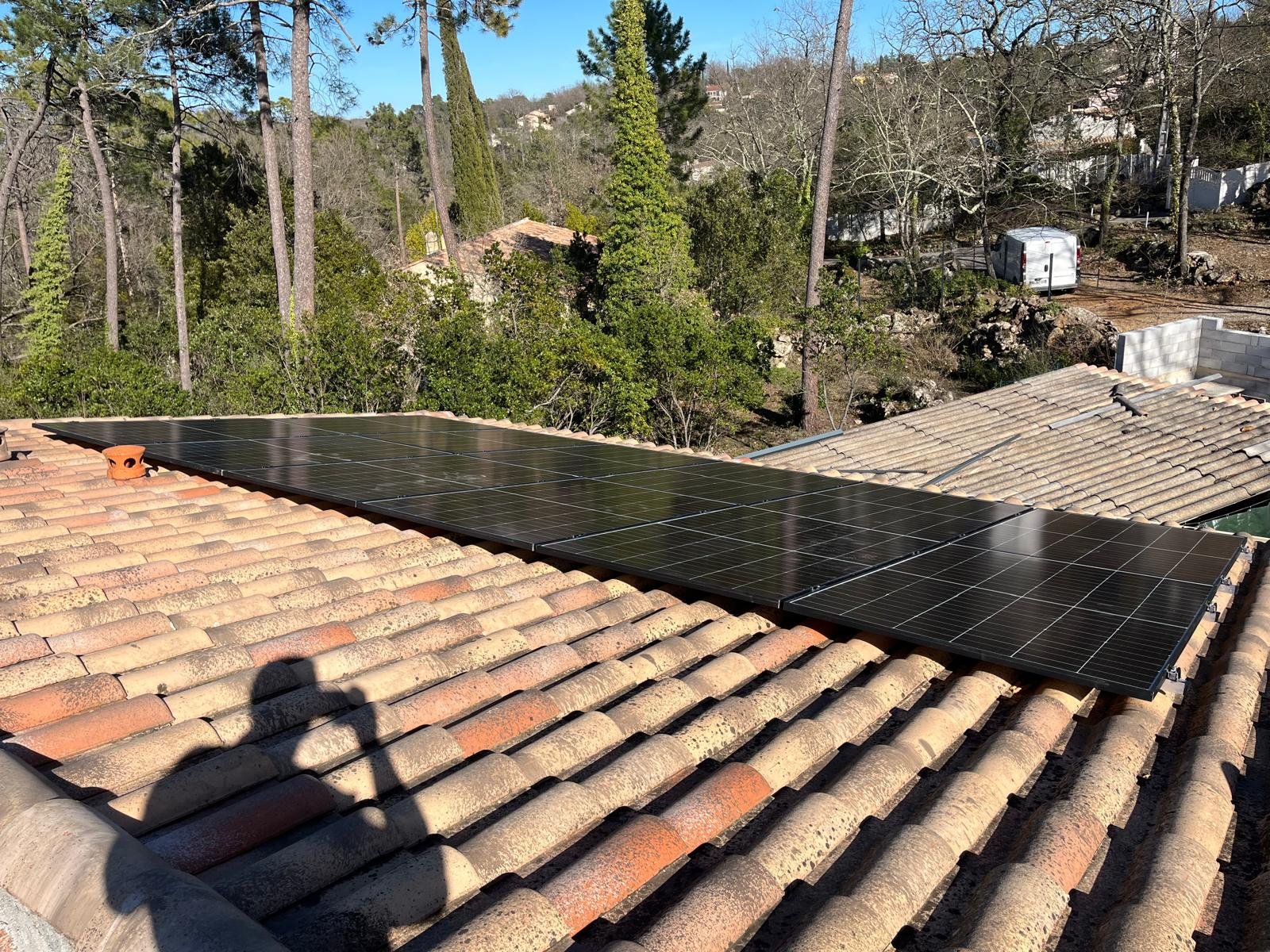 Réalisation installation panneaux solaires Draguignan Dracénie