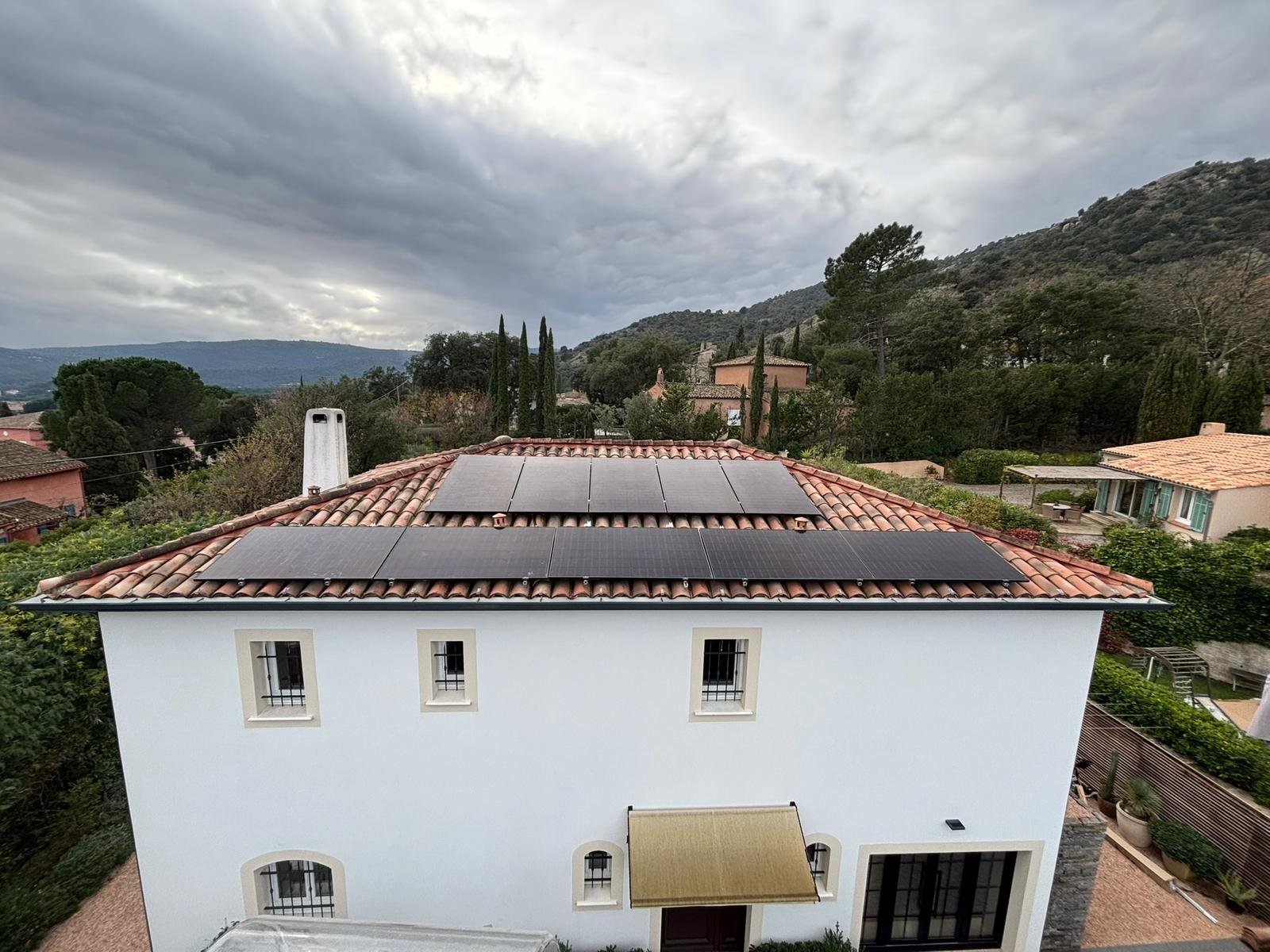 Réalisation installation panneaux solaires Draguignan Dracénie