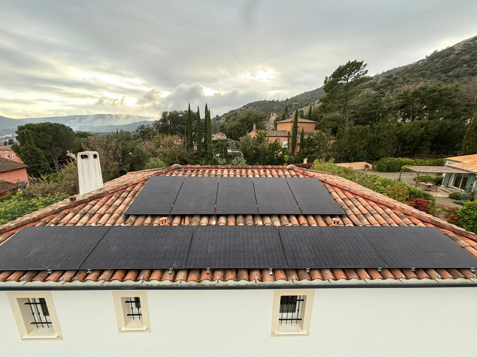 Réalisation installation panneaux solaires Draguignan Dracénie